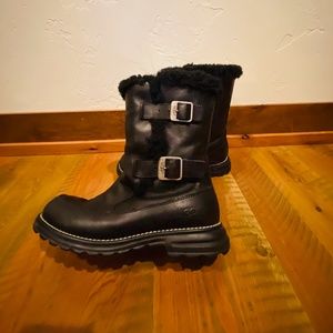 UGG Australia Larkspur Leather Black Boots S/N 5418 - 'Waterproof' Size 8